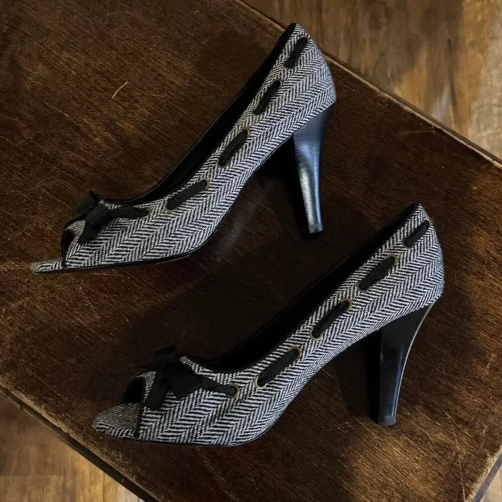 Steve Madden Herringbone Peep Toe Heels Size 9 Y2K Office Siren Coquette Pumps